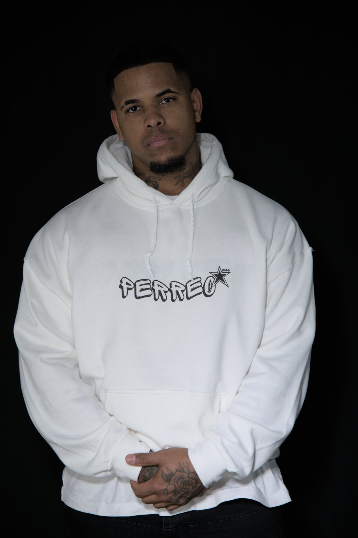 Sudadera con capucha blanca