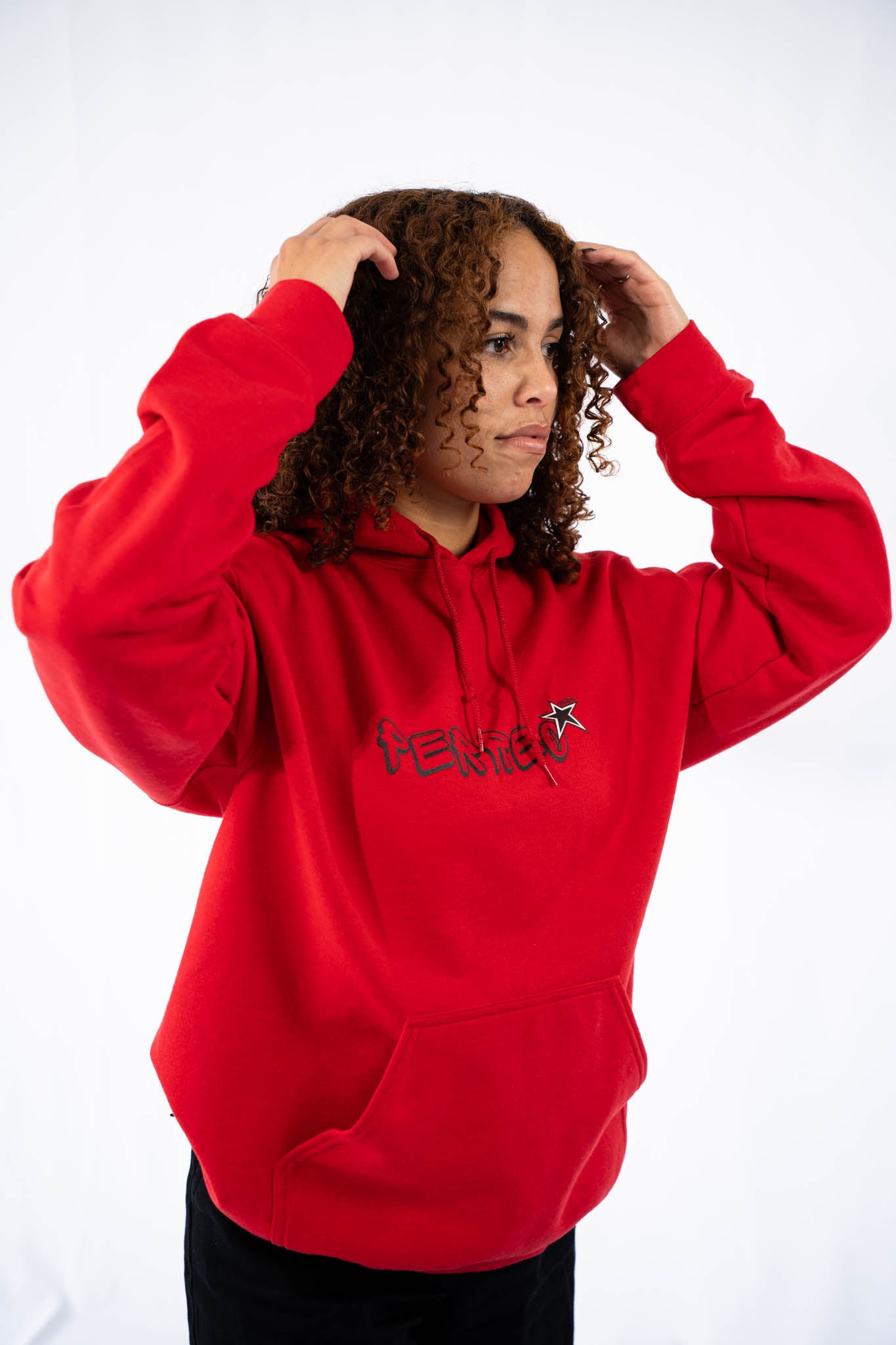 Sudadera con capucha roja